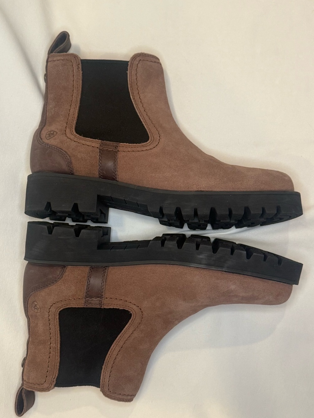 Ariat Wexford Lug Waterproof Chelsea Boot Dark Earth Taupe Suede Size 10B NWOB - Picture 9 of 16